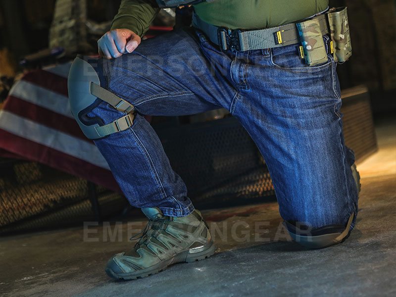 thumbnail image 2 of Emersongear EM7071 Tactical Kneepads - Airsoft Combat Protective Pads (Men's) 2 of 4